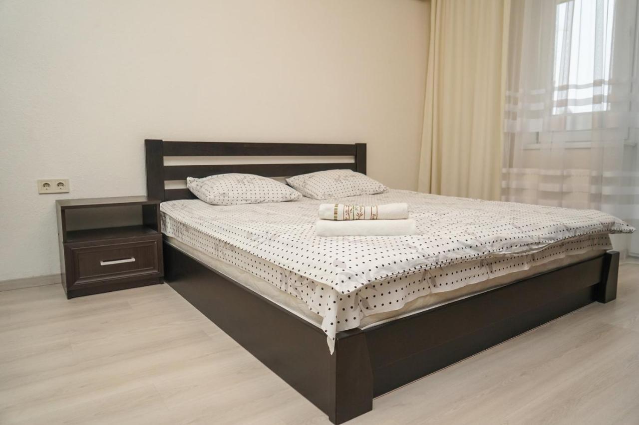 Kyiv Apartment On Chornovola 27 Екстериор снимка