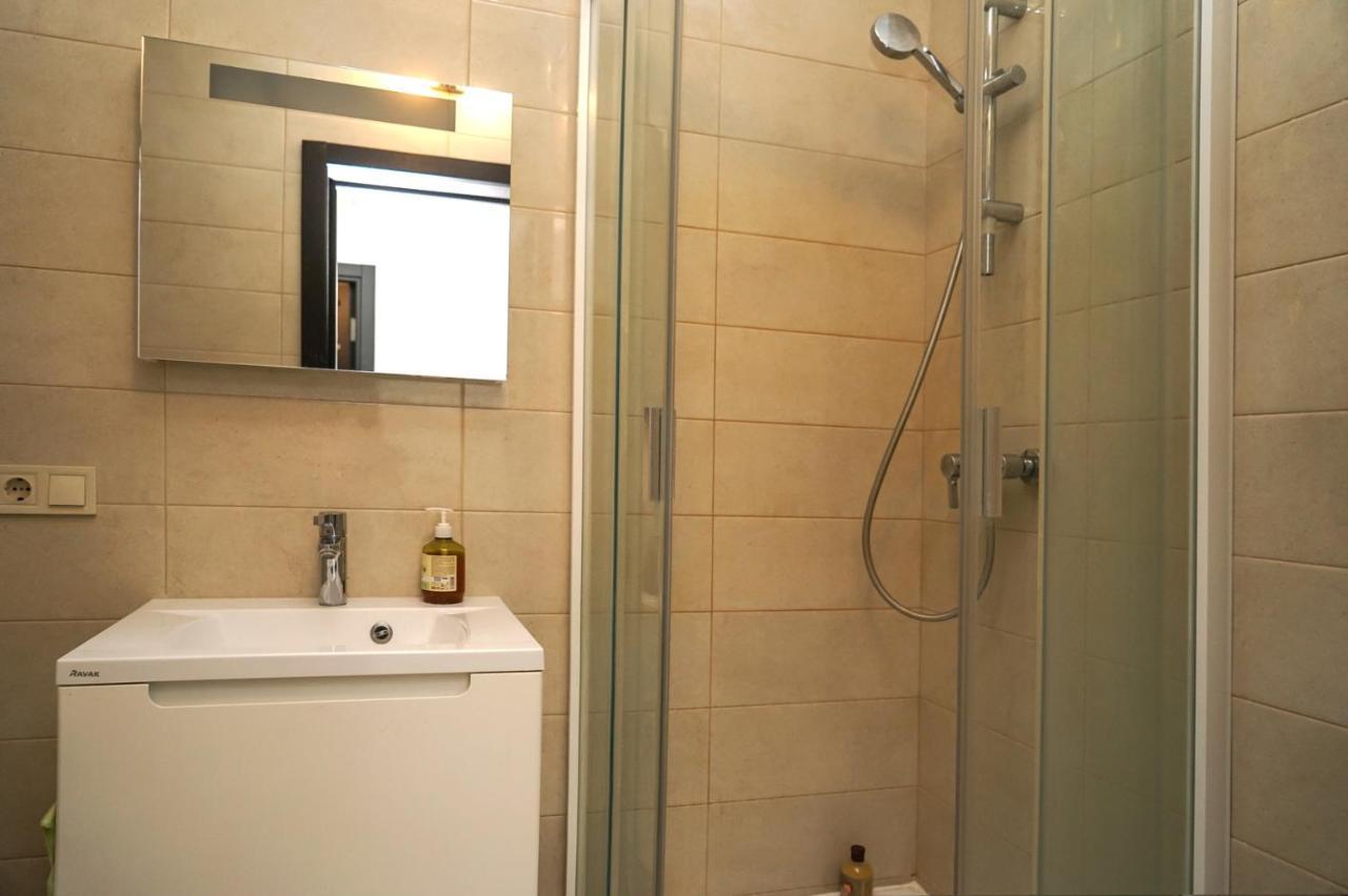 Kyiv Apartment On Chornovola 27 Екстериор снимка